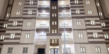 تنفيذاً لتوجيهات وزير الإسكان: “مدينة قنا الجديدة” تشهد إطلاق التيار الكهربائي بمشروعات سكنية وتوسعات عمرانية