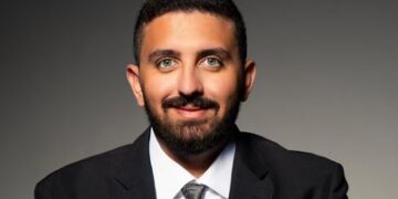 المهندس مينا عاطف هندي يقود مشروع «أجيال من حديد» عبر شركة «المعادي ستيل»