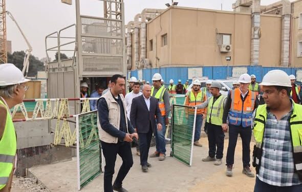 بيان عن حدوث كسر في ماسورة مياه وهبوط أرضي بجوار أحد العقارات بمنطقة مصر القديمة