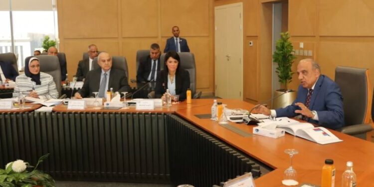 وزير الكهرباء يترأس اجتماع الجمعية العامة للشركة المصرية لنقل الكهرباء