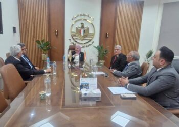 «تطوير التعليم بالوزراء» ونقابة البيطريين يبحثان المسارات الأكاديمية لجامعة الغذاء