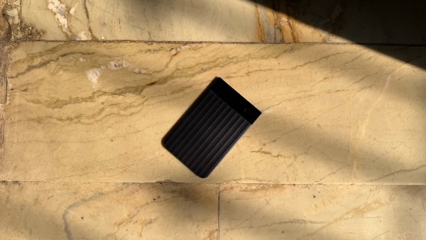 جهاز صغير يسجل كلامك ويحوّله لملاحظات جاهزة بالأوامر