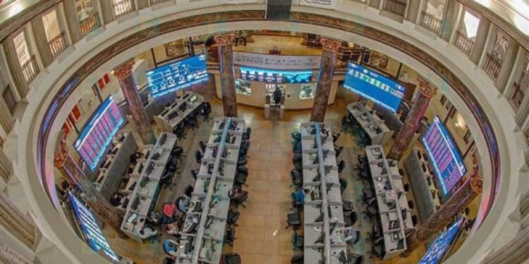 صعود البورصة بمستهل التعاملات.. ومساهم يبيع 250 مليون سهم فى “المطورون”