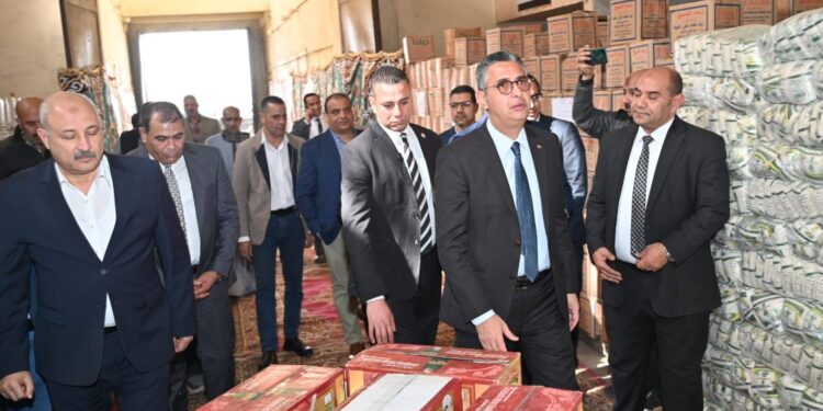وزير التموين يجري جولة تفقدية موسعة بمحافظة القاهرة لمتابعة الأنشطة التموينية وتوافر السلع بالأسواق