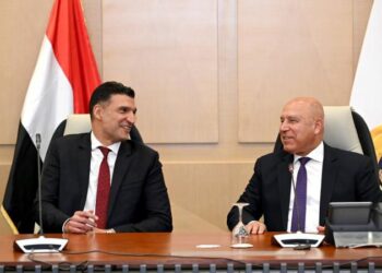 وزير الصناعة يؤكد حرص الوزارة على النهوض بقطاع الصناعة والمضي قدماً