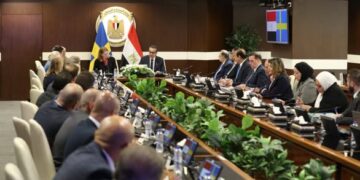 وزير الصحة يبحث مع وفد الشركات السويدية تعزيز الشراكات الاستراتيجية في القطاع الصحي