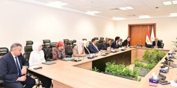 وزير الري يبحث مع بنك التنمية والإعمار الأوروبي تعزيز التعاون في مشروعات المياه