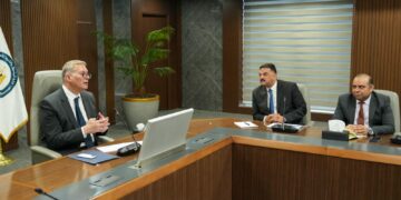 وزير البترول يعقد اجتماعاً مع مجلس إدارة هيئة الثروة المعدنية والصناعات التعدينية