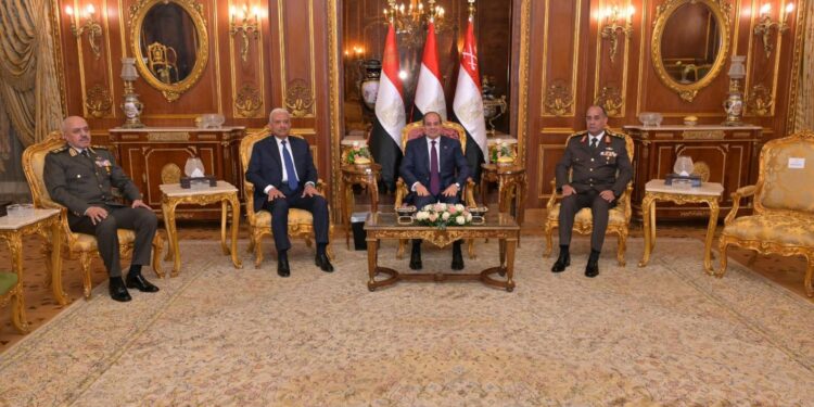 تعيين الفريق عبد المجيد صقر مساعدا لرئيس الجمهورية