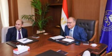 رئيس هيئة الدواء يعقد اجتماعاً مع المدير العام للهيئة الإيفوارية لتنظيم المنتجات الصيدلانية