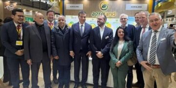 وزير الزراعة يبحث في “برلين” تعزيز التعاون مع كبرى الشركات الهولندية لرفع قدرات التصدير والإنتاج الزراعي