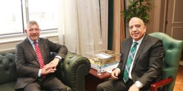 وزير الكهرباء يستقبل سفير الدنمارك بالقاهرة لبحث التعاون في الطاقة المتجددة