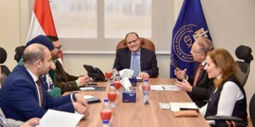 رئيس هيئة الدواء المصرية يبحث مع ممثلي شركة «إيبيكو» تعزيز التعاون وتوطين الصناعات الدوائية المتطورة