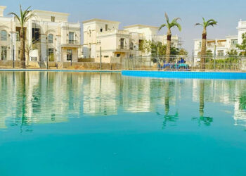 وزيرة الإسكان تتابع سير العمل بالحدائق المركزية “النهر الأخضر” والحي السكني الخامس بالعاصمة  الجديدة