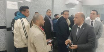 وزير العمل يوجّه بسرعة إعداد تطبيق إلكتروني لحجز مواعيد توثيق عقود العمل بالخارج