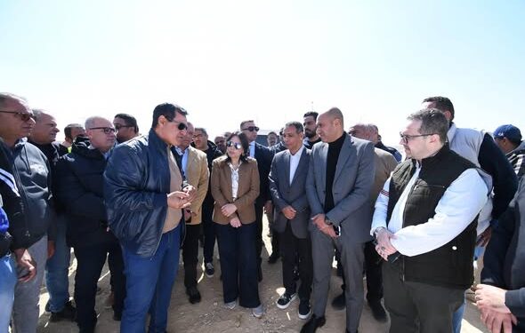 وزيرة الإسكان تتفقد منطقة الرابية بمدينة الشروق لمتابعة الموقف التنفيذي لأعمال المرافق