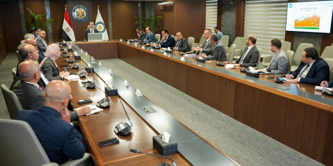 وزير البترول: تسريع تطبيق تقنيات الحفر الأفقي والتكسير الهيدروليكي لزيادة الإنتاج البترولي