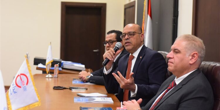 وزير العمل يعقد اجتماعًا مع شركة “ابدأ إديو” وممثلي 38 مركز تدريب مهني لتفعيل “بروتوكول التطوير”