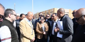 وزيرة الإسكان تتفقد محطة المياه الرئيسية وتتابع تطوير وصيانة الطرق بالمدينة