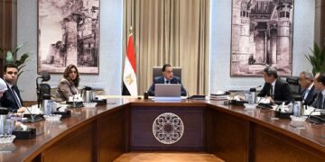 رئيس الوزراء يتابع موقف تنفيذ المشروعات التنموية والخدمية بمحافظة السويس