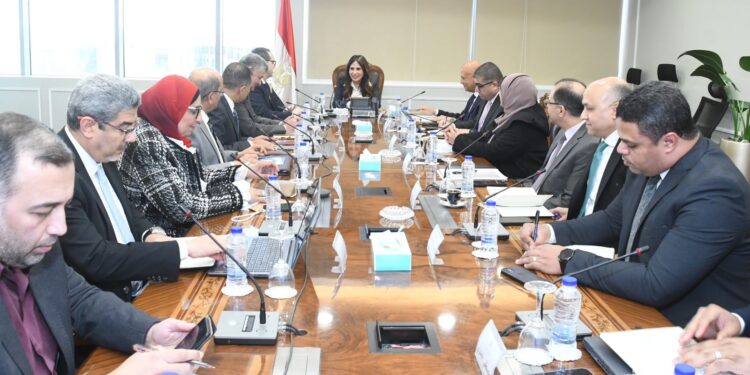 وزيرة الإسكان تتابع موقف تنفيذ المبادرة الرئاسية “حياة كريمة”