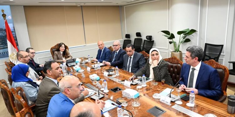 وزيرة الإسكان تبحث مع الشركة السعودية المصرية للتعمير معدلات تسويق عدد من مشروعات هيئة المجتمعات العمرانية