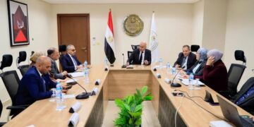 وزير التربية والتعليم يعقد اجتماعًا مع مديرى المديريات التعليمية عبر تقنية الفيديو كونفرانس