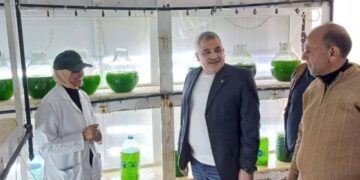 المدير التنفيذي لجهاز حماية وتنمية البحيرات يتفقد المفرخ السمكي بالكيلو 21 ويوجّه بتطوير المعامل