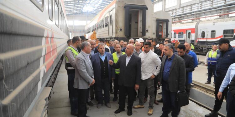 كامل الوزير يتفقد ورش السكك الحديدية بأبو غاطس والفرز ويؤكد: لا خروج لأي قطار قبل التأكد من سلامته الفنية