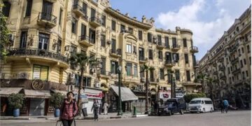 زيادة القيمة الإيجارية مقابل إلغاء الطرد.. الإعلامي خالد أبو بكر يكشف مفاجأة بشأن الإيجار القديم