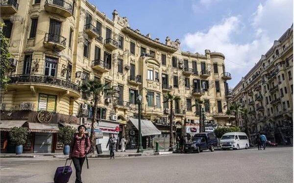 زيادة القيمة الإيجارية مقابل إلغاء الطرد.. الإعلامي خالد أبو بكر يكشف مفاجأة بشأن الإيجار القديم