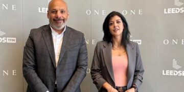 وان أوف وان وLEEDS TFM يوقعان شراكة استراتيجية لضمان الريادة التشغيلية والاستدامة لمشروع Bridges الشيخ زايد
