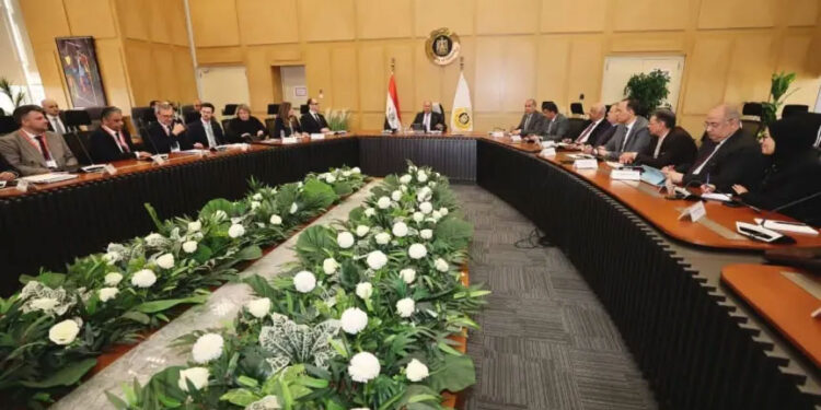 وزير النقل يبحث مع الرئيس التنفيذي لشركة بلاسر النمساوية