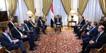 رئيس الوزراء يلتقي رئيس مجموعة البنك الدولي والوفد المرافق له