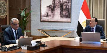 رئيس الوزراء يتابع مع وزير الإنتاج الحربي ملفات عمل الوزارة والرؤية المستهدف