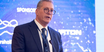 وزير البترول يؤكد الالتزام بزيادة الإنتاج وتعزيز الشراكات وجذب الاستثمارات