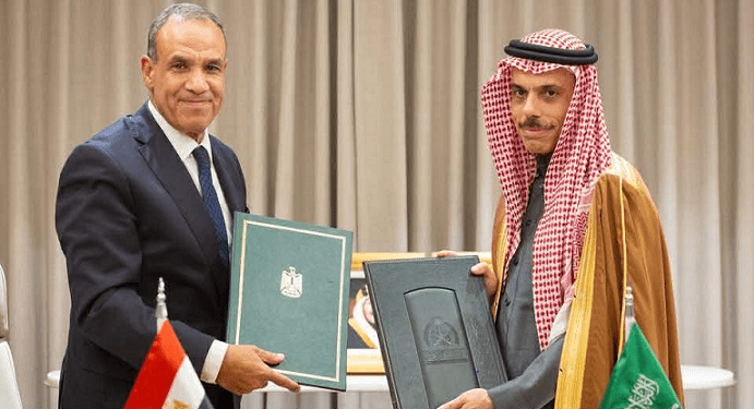 مصر والسعودية توقعان اتفاقية للإعفاء المتبادل من تأشيرات الإقامة القصيرة لحاملي الجوازات الدبلوماسية والخاصة