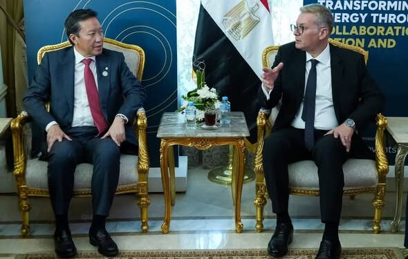 وزير البترول يبحث خطط بي بي الإنجليزية للتوسع في مصر