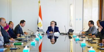 وزير التخطيط يبحث مع رئيس مركز المعلومات ودعم اتخاذ القرار تعزيز التعاون في متابعة أداء برنامج الحكومة وخططها