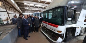 وزير النقل يتفقد المركز الفني للصيانة والإصلاح بميت حبيش بطنطا التابع للشركة القابضة للنقل البحري والبري