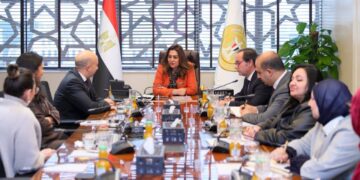 وزيرة التنمية تبحث مع المدير التنفيذي لإحدى شركات القطاع الخاص فرص الشراكة لدعم الاستدامة