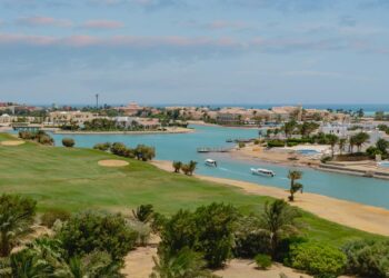 بإيرادات 19.8 مليار جنيه.. الجونة تحقق نموًا قياسيًا في الإيرادات والمبيعات العقارية خلال 2025