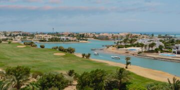 بإيرادات 19.8 مليار جنيه.. الجونة تحقق نموًا قياسيًا في الإيرادات والمبيعات العقارية خلال 2025