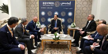 رئيس الوزراء يلتقي الرئيس التنفيذي لعمليات الموارد الطبيعية لشركة “إيني”