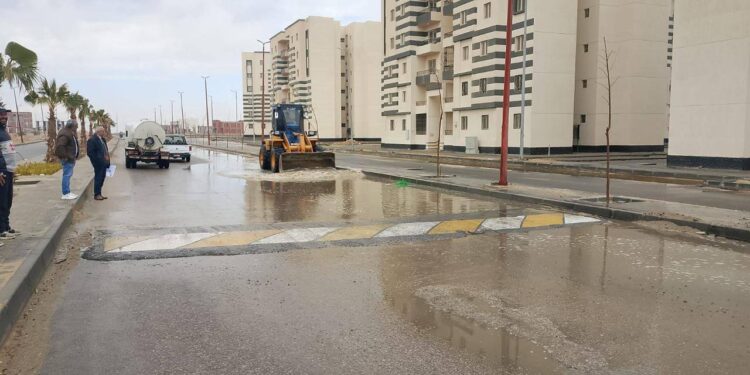 أجهزة المدن الجديدة تُكثف جهودها لمجابهة مياه الأمطار والتعامل مع موجة الطقس السيئ