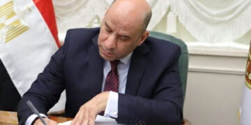 وزير العمل يعتمد صرف 343.9 مليون جنيه منحة عيد الفطر للعمالة غير المنتظمة