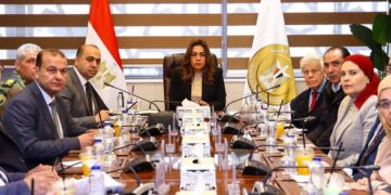 وزيرة التنمية المحلية والبيئة تترأس الاجتماع الخامس لمجلس إدارة جهاز تنظيم المخلفات