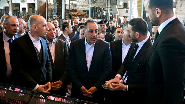 رئيس الوزراء يتفقد مكونات سوق العبور لتجارة الجملة وقطاعاتها المختلفة