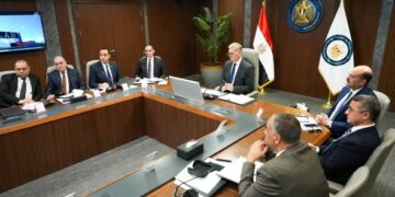 وزير البترول يشيد بشركة إيلاب لقدرتها على تلبية الطلب المحلي وتصدير منتجاتها عالميًا