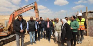 نائب وزيرة الإسكان يتفقد مشروعات الصرف الصحي ضمن مبادرة “حياة كريمة” بمحافظة المنيا